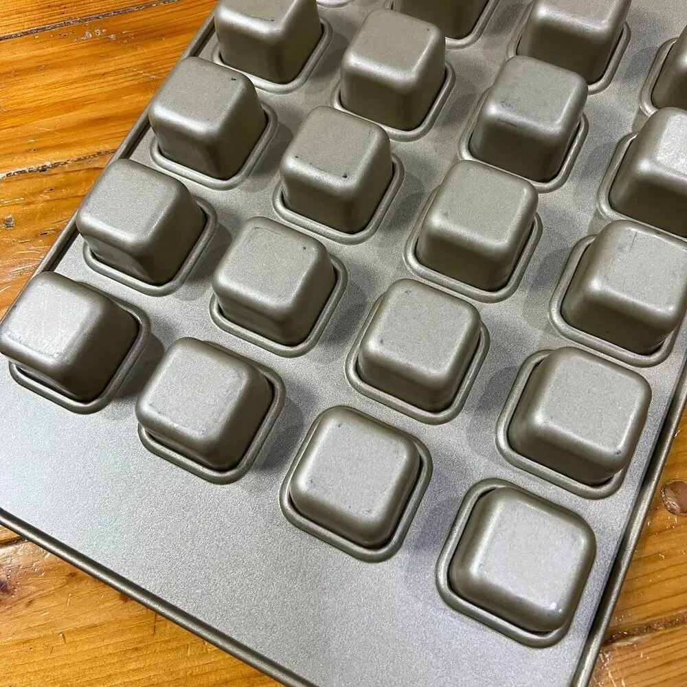 Williams Sonoma Goldtouch Mini Brownie Bite Pan 20 Cup Nonstick Bakeware